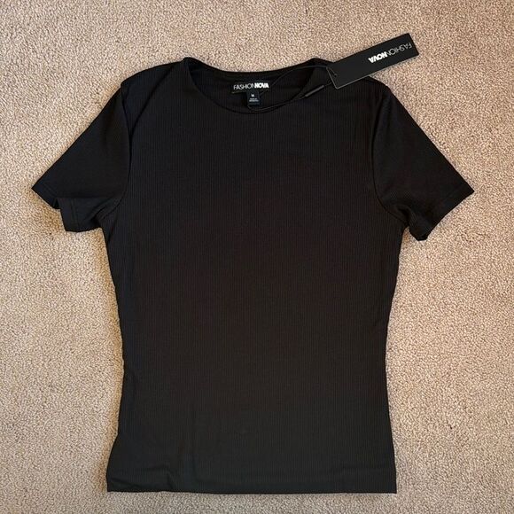 Fashion Nova Tops - Ribbed crew neck top